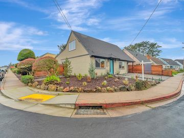 303 Heathcliff Dr, Pacifica, CA | . Photo 5 of 60