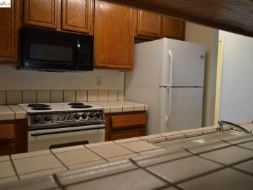 3050 Peppermill Cir, Pittsburg, CA, 94565 Townhouse. Photo 6 of 18
