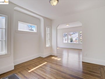 3400 Adell Ct, Oakland, CA | Dimond District. Photo 6 of 37