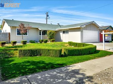 37047 Contra Costa Ave, Fremont, CA | Centerville. Photo 2 of 20