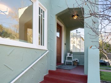 3822 Whittle Ave, Oakland, CA | Dimond. Photo 4 of 36