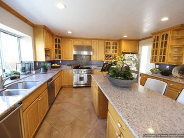 390 Biscayne Ave, Foster City, CA | . Photo 2 of 9
