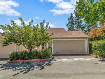 413 Camelback Rd, Pleasant Hill, CA, 94523 Townhouse. Photo 2 of 39