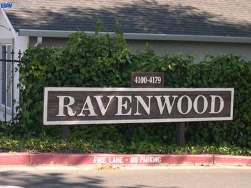 4140 Ravenwood Pl, Castro Valley, CA, 94546 Townhouse. Photo 4 of 16