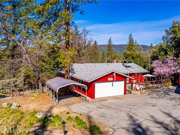 43071 Country Club Dr, Oakhurst, CA