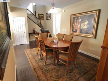 5299 Fairweather Ct, Castro Valley, CA | 5 Canyons. Photo 2 of 34