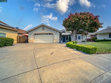 543 Muir Ct, Vacaville, CA | Leisure Town. Photo 2 of 40