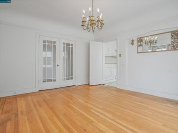618 42nd Ave, San Francisco, CA | Outer Richmond. Photo 4 of 45