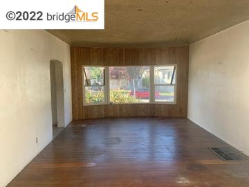 674 53rd St, Oakland, CA | North Oakland. Photo 4 of 12