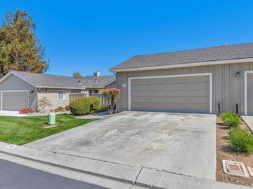 678 Duffin Dr, Hollister, CA, 95023 Townhouse. Photo 3 of 45