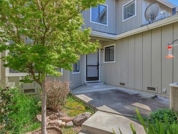 678 Duffin Dr, Hollister, CA, 95023 Townhouse. Photo 5 of 45