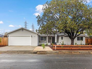 699 Cambrian Dr, Campbell, CA | . Photo 2 of 35