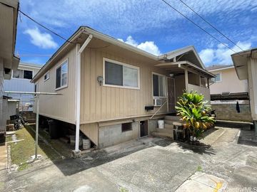 920 A Cedar St Honolulu HI Multi-family home. Photo 5 of 12