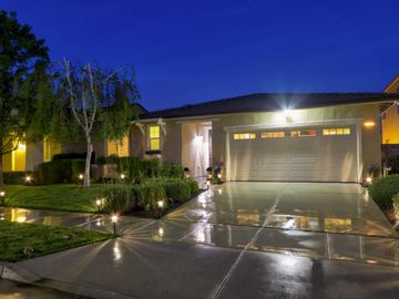 9534 Rodeo Dr, Gilroy, CA | . Photo 3 of 40